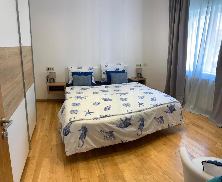 Aria Room And Apartmant Fuga Ровин Екстериор снимка