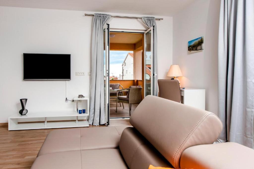 Aria Room And Apartmant Fuga Ровин Екстериор снимка